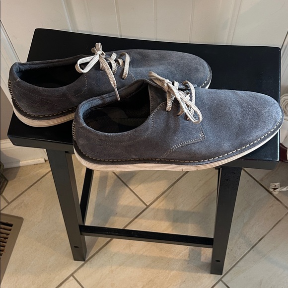 Clarks Men\'s Dark Gray Suede Oxfords